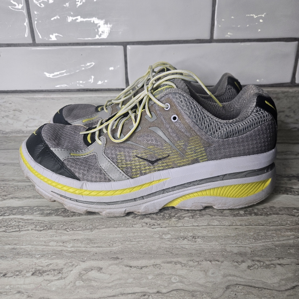 Hoka One Bondi B size 10.5 sneakers running trail